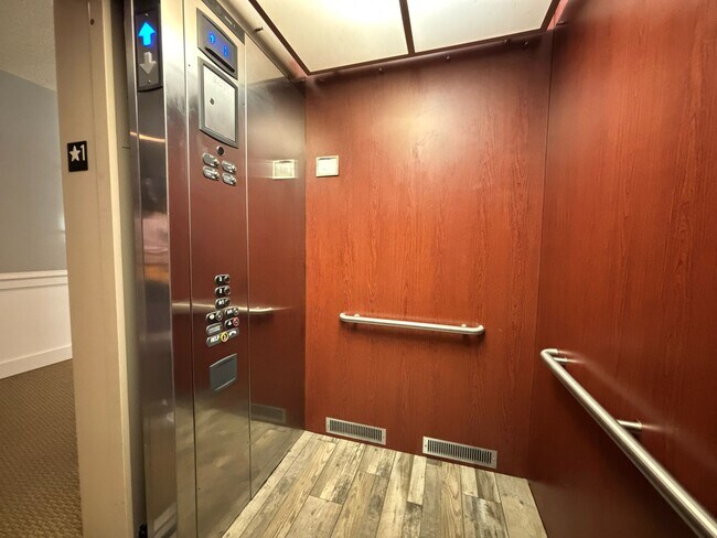 Foto del edificio - 8350 Ep True Pky