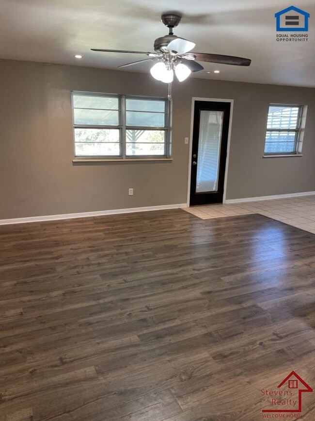 Building Photo - 4708 SE Sunnymeade