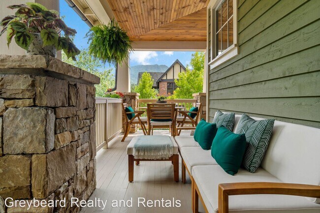 Building Photo - 2 br, 3.5 bath House - 14 Fitzgerald Rd