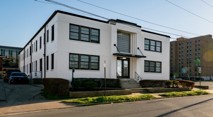 Primary Photo - 315 E 6th St