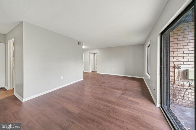 Foto del edificio - 6934 Hanover Pkwy