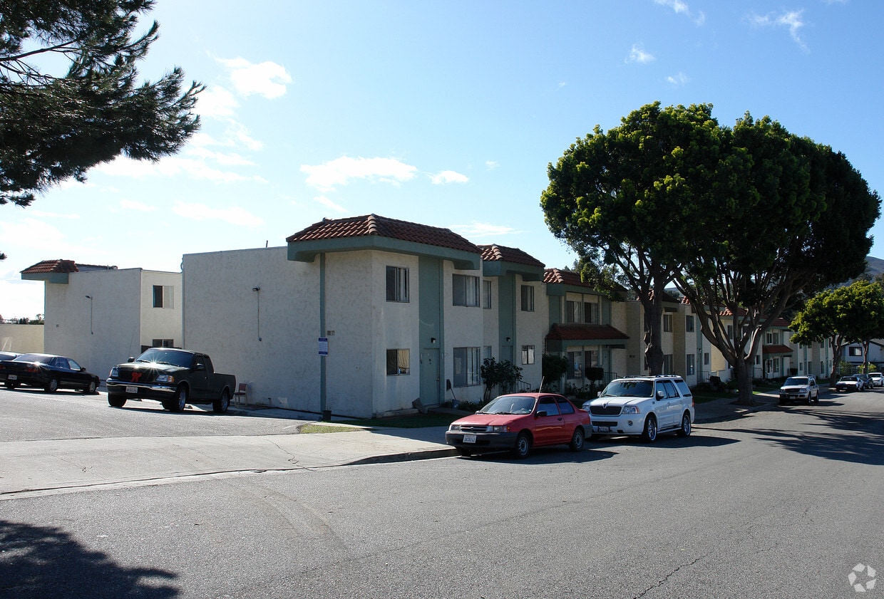 Primary Photo - 50-96 Dakota Dr