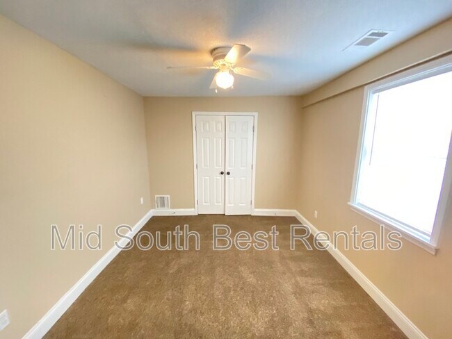 Building Photo - 1021 Whitehaven Ln