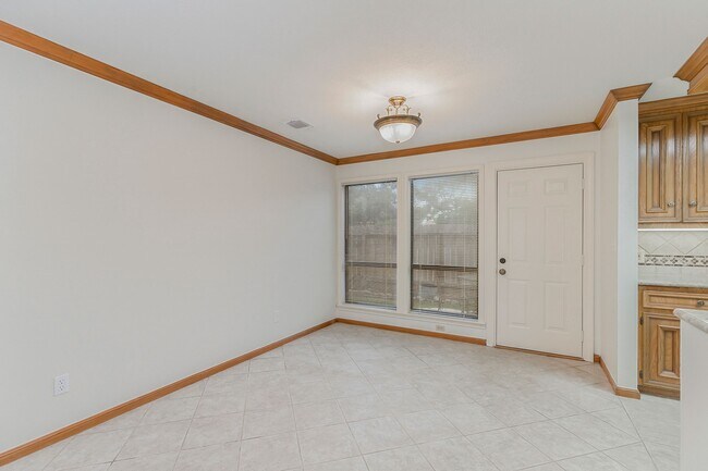 Foto del edificio - 18242 Vinland Dr