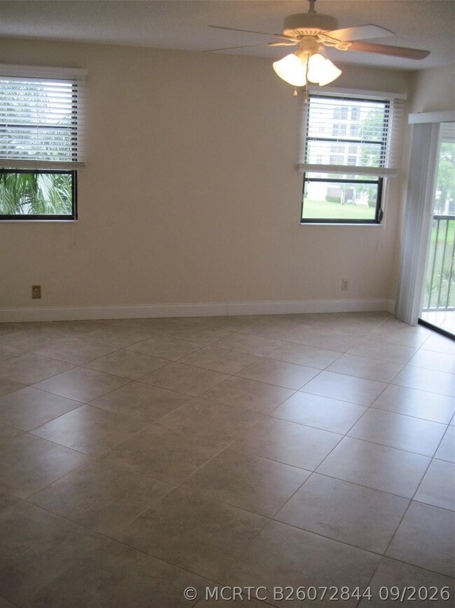 Building Photo - 2232 N Cypress Bend Dr