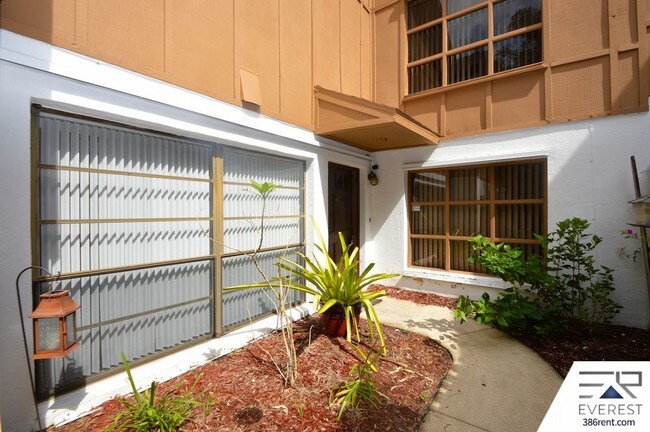 Building Photo - 9 Soco Trl