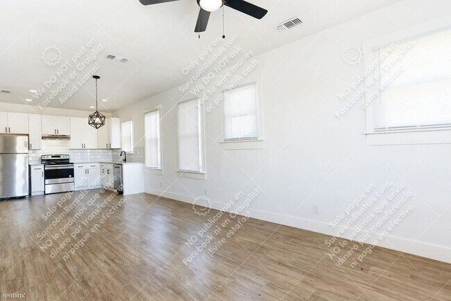 Building Photo - 3 br, 2 bath House - 826 Iowa St
