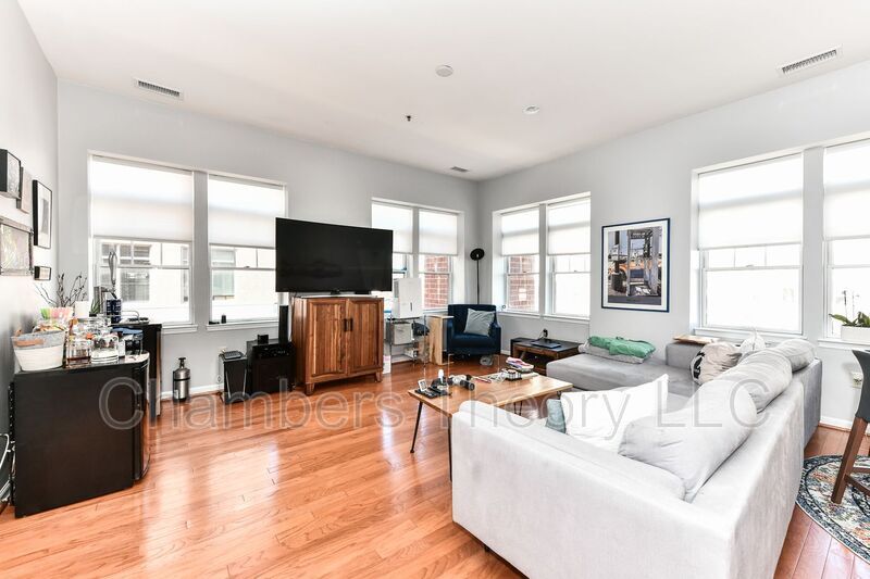 Foto principal - 309 Holland Ln