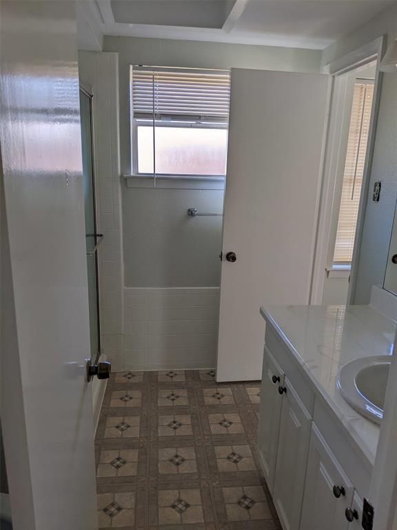 Building Photo - 815 Wisteria Way