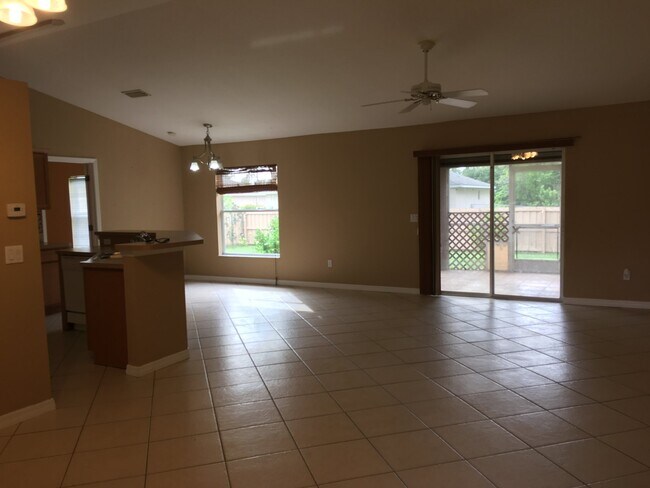 Foto del edificio - 4605 Midland St