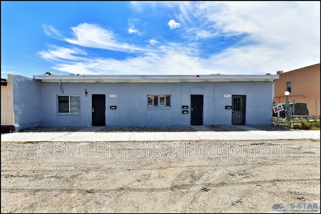 Building Photo - 1908A Olive Ave !!