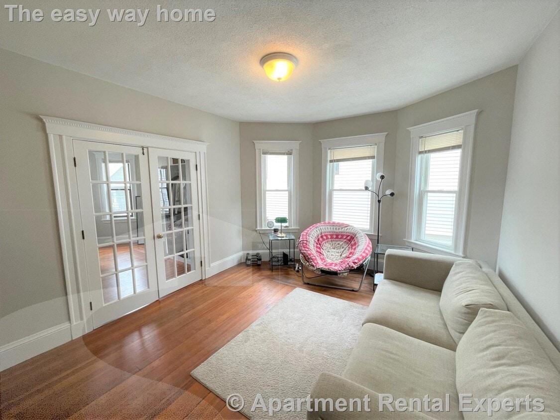 Large 2BR - 10 Mins to Davis Sq - 2 Parki... - Large 2BR - 10 Mins to Davis Sq -  2 Parki...