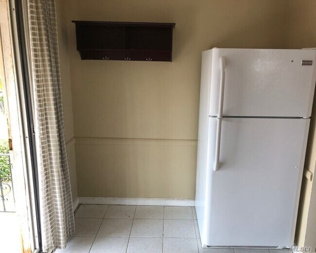 Building Photo - 48-04-48189 189th St