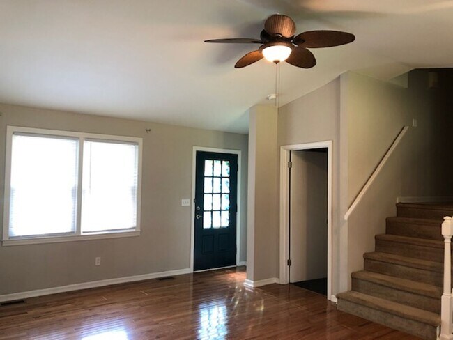 Building Photo - Travelers Rest !! 3 BR, 2 BA with Great Li...