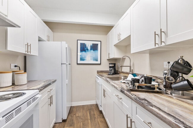 Building Photo - Mosaic