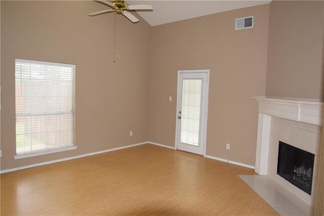 Foto del edificio - 8400 Hickory St