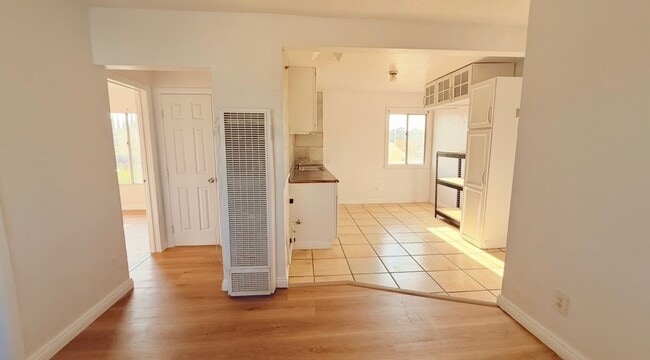 Building Photo - 124 W 95th St