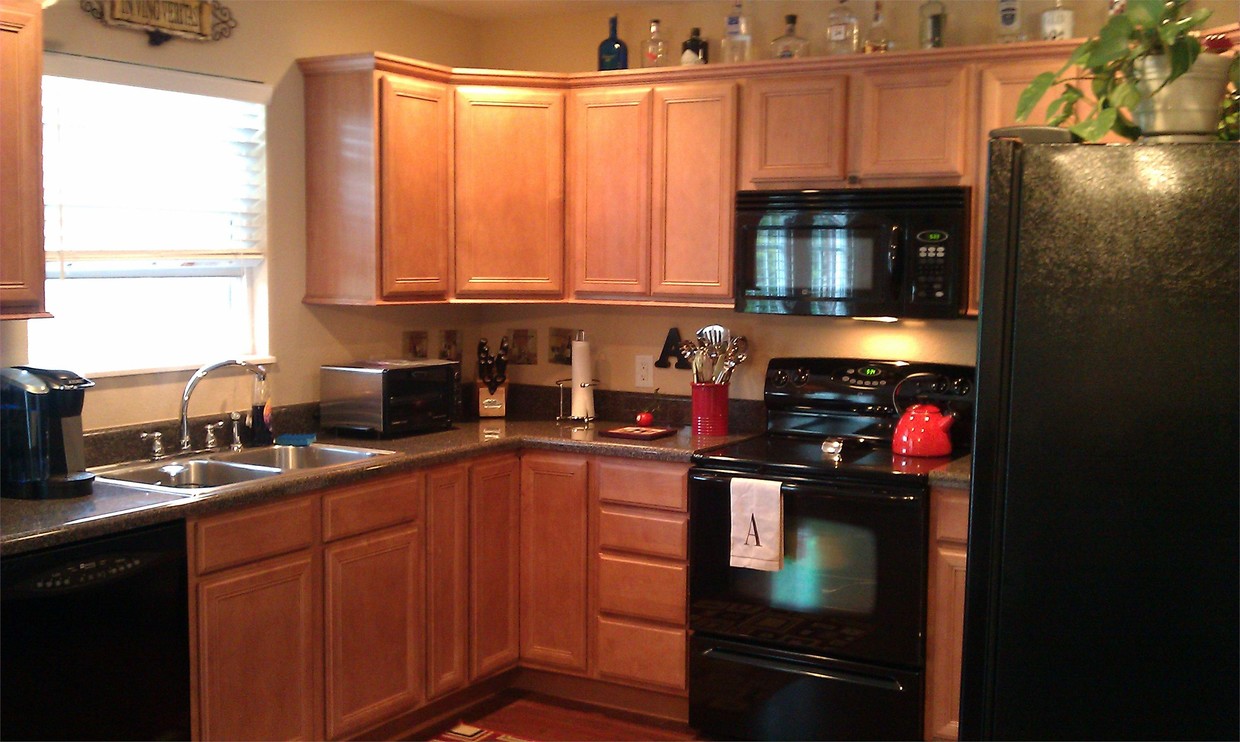 Building Photo - 864 Blue Spruce Way