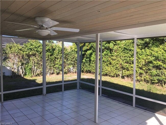 Building Photo - ** NAPLES PARK UNFURNISHED ANNUAL 3/2 WITH...