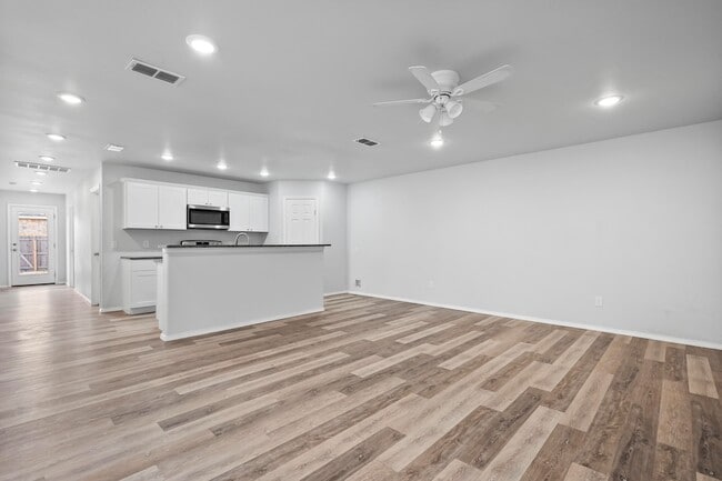 Foto del edificio - 5609 Jarvis St