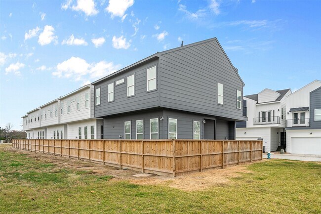 Foto del edificio - 105 Tolima Dove St