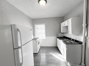 Building Photo - 2708 7th Ave