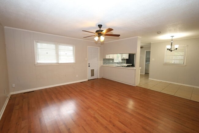 Building Photo - 1104 Kimberly Dr