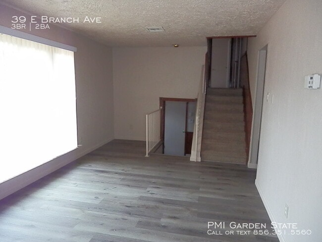 Building Photo - Single Family Home For Rent $1600/mo