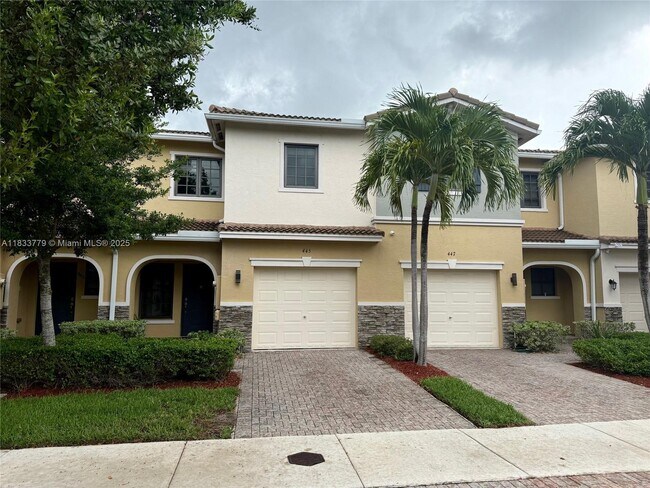 Foto del edificio - 445 NE 194th Terrace