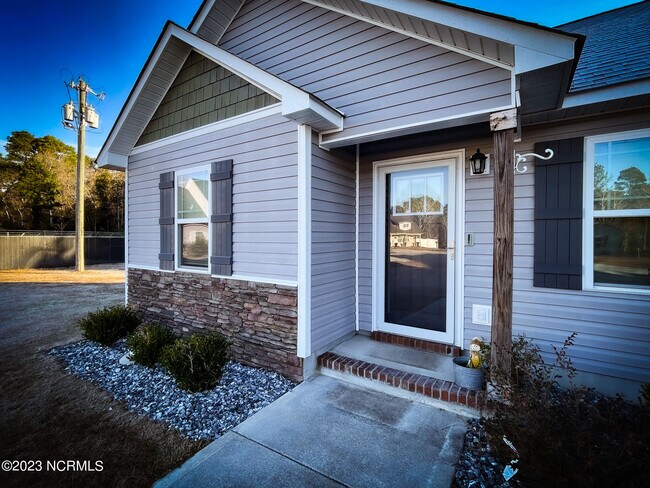 Building Photo - 406 Isabel Ct