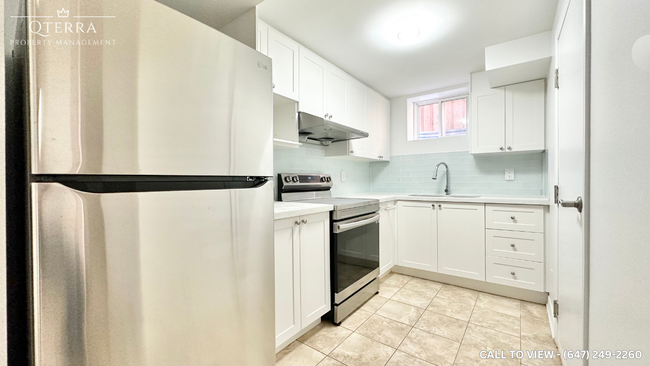 Building Photo - 2-5312 Thornwood Dr