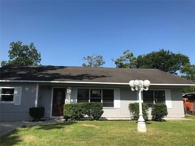 Building Photo - Gorgeous all renovated Home in Baytown, TX!.