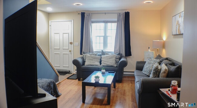 Building Photo - 14 Scuppo Rd