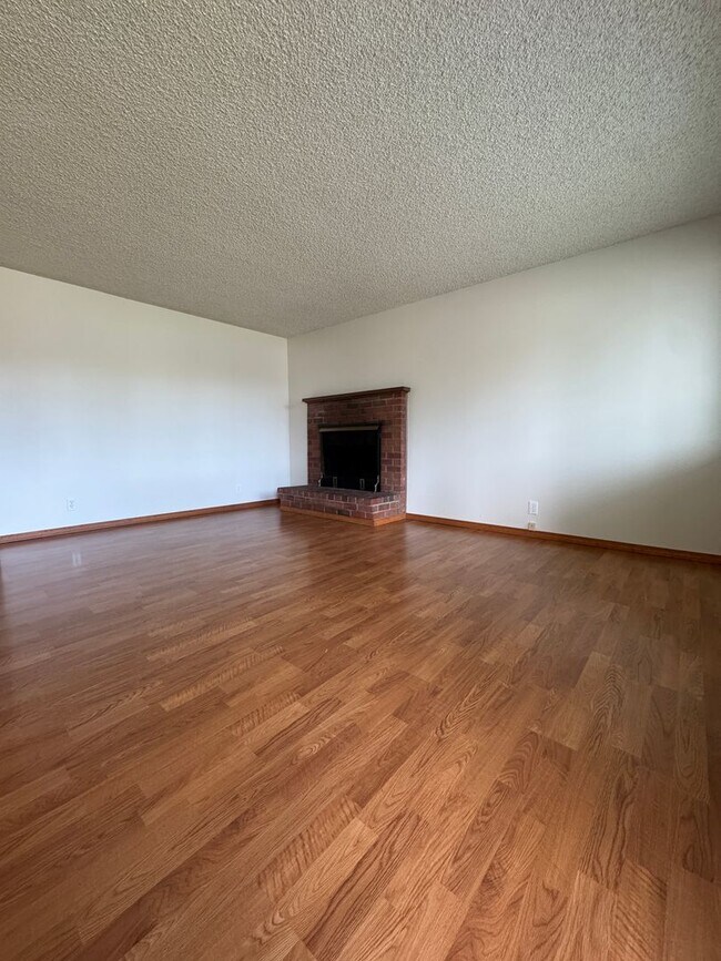 Photo - (KIE 1) 2-Bed, 1-Bath Duplex Apartment