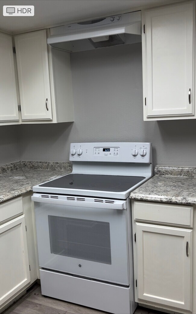 Kitchen - 7205 Timbercreek Dr