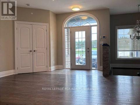 Photo du bâtiment - 16493 Centreville Creek Rd