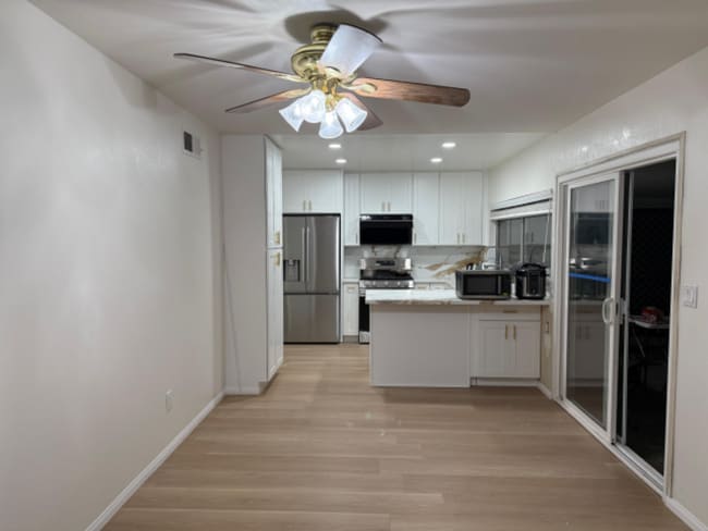 Building Photo - 750 Kostner Dr