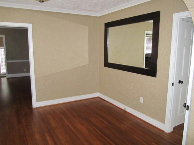 Foto del edificio - Charming home near Utica Square