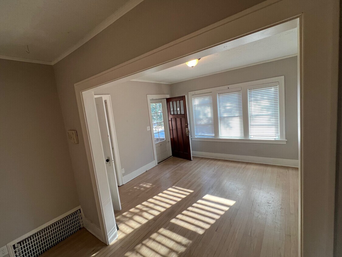 Primary Photo - 824 S 50th St