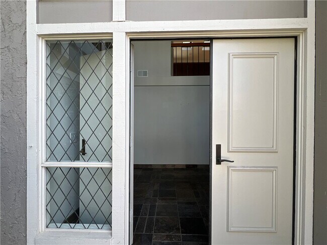 Foto del edificio - 8 Valley View