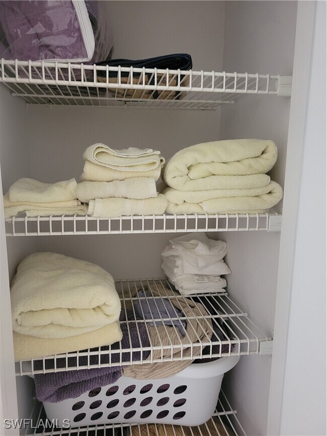 Foto del edificio - 735 High Pines Dr