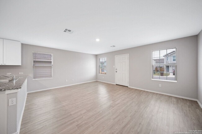 Building Photo - 3bed, 2 bath in Ruby Crossing Subdivision