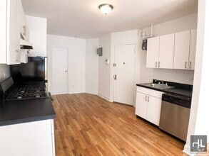 Building Photo - E 89 ST