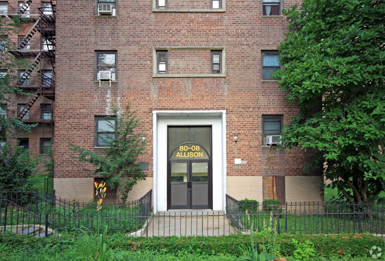 8008 135th St, Jamaica, NY 11435 Apartments Jamaica, NY