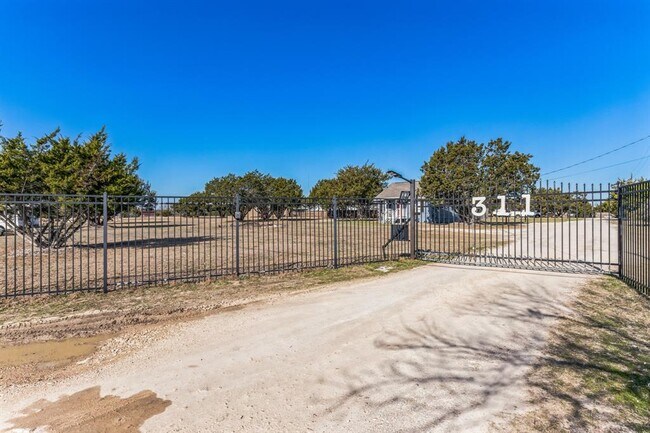 Building Photo - 311 Phillip Ln