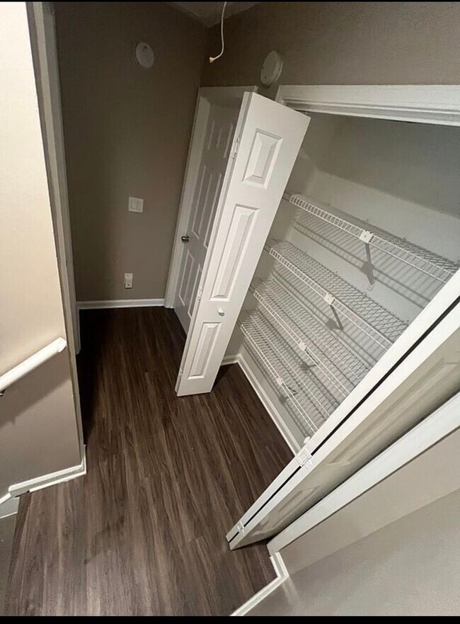 Foto del edificio - 5526 Clover Rise Ln