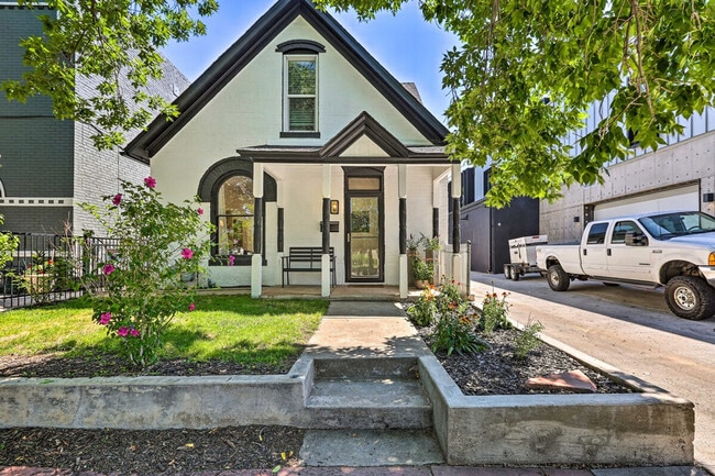 Building Photo - 420 Elati St