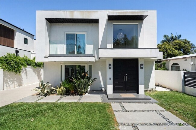 Building Photo - 4630 Cedros Ave