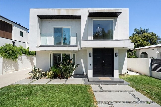 Photo - 4630 Cedros Avenue House