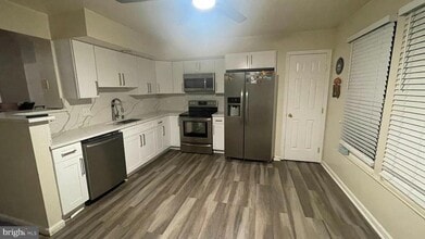 Building Photo - 9464 Tea Berry Ct